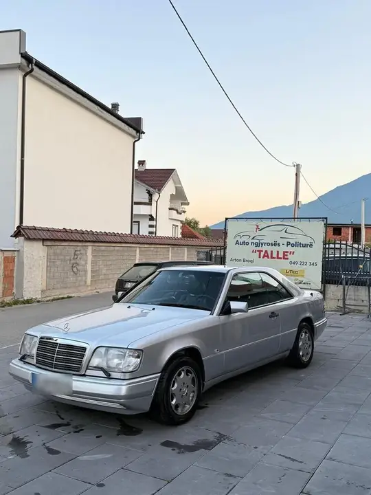 Mercedes-Benz W124