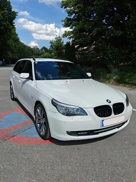 BMW 5 Series 2008 photo 2
