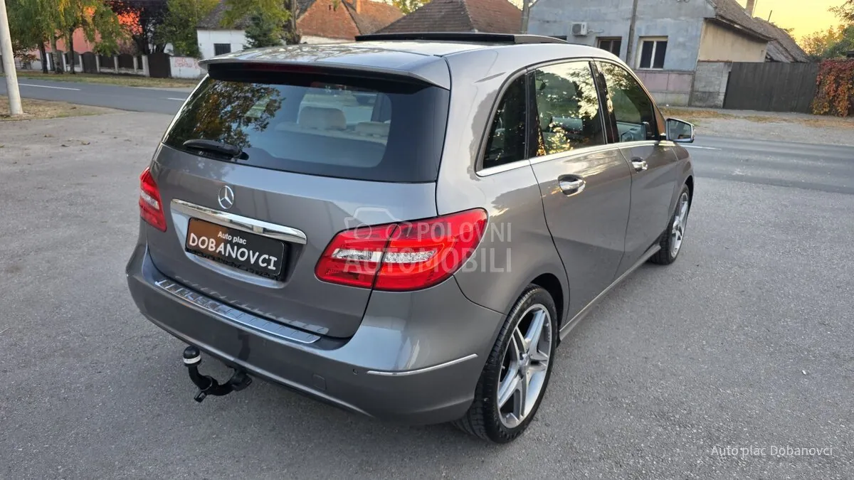 Mercedes-Benz B 180 2015 photo 5