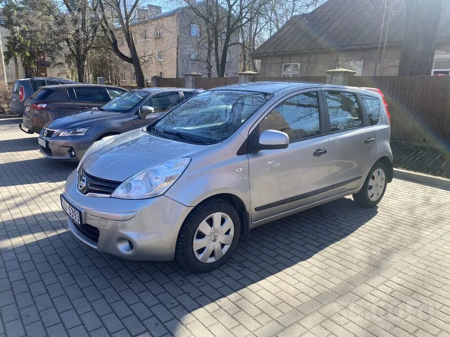 Nissan Note 2011 photo 5