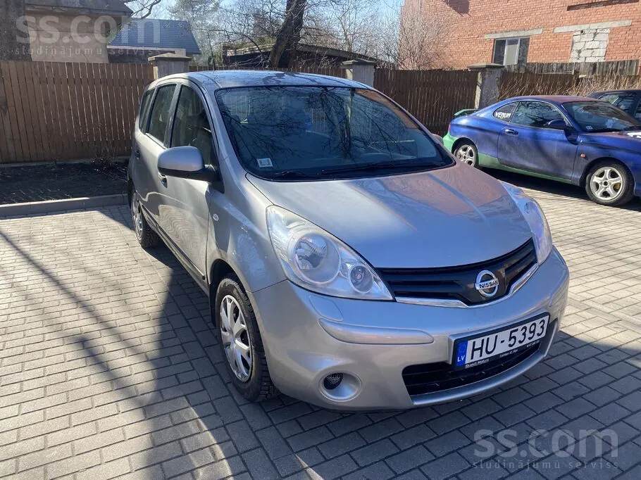 Nissan Note 2011 photo 3
