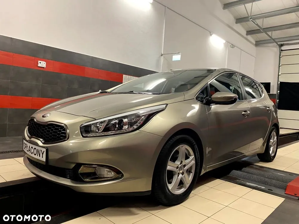 Kia Ceed 2012 photo 3