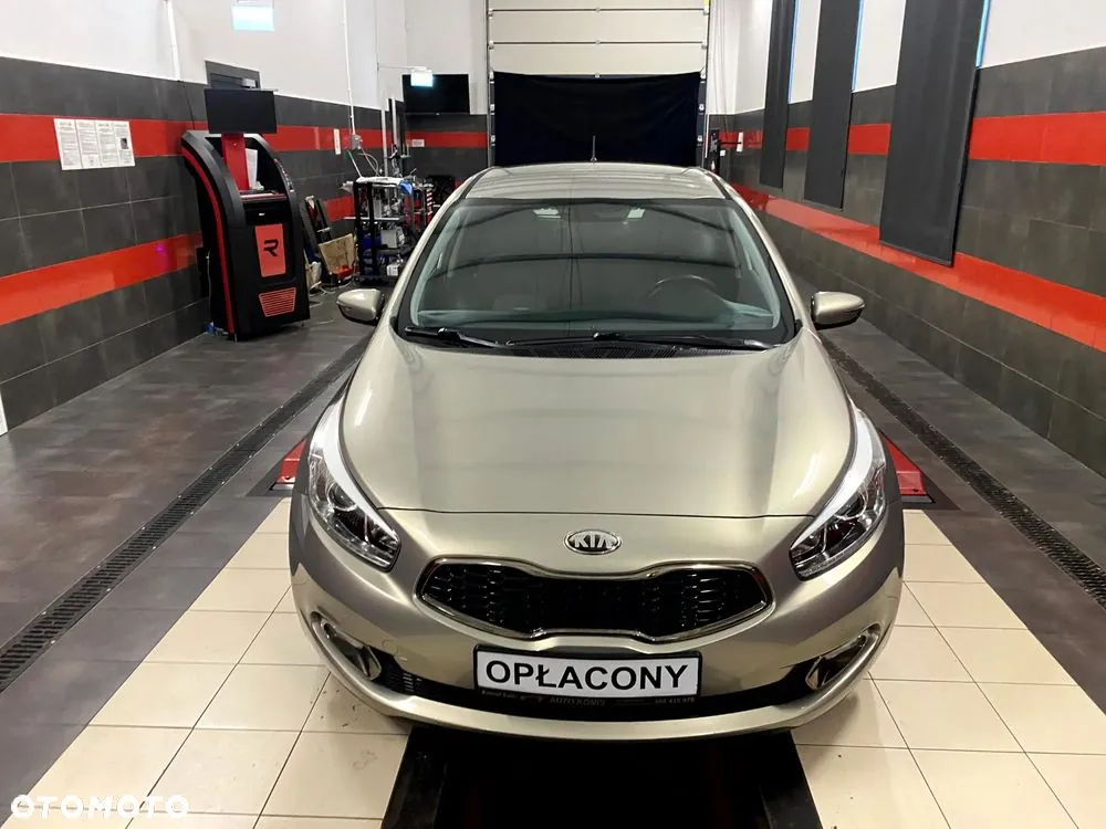 Kia Ceed 2012 photo 4