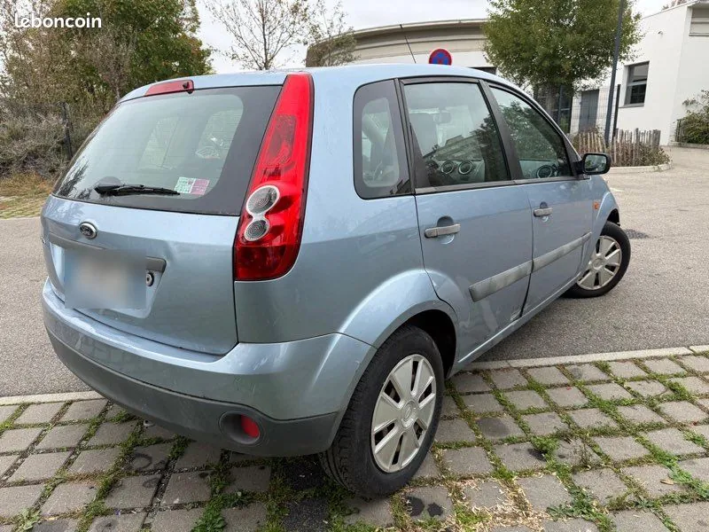 Ford Fiesta 2006 photo 2