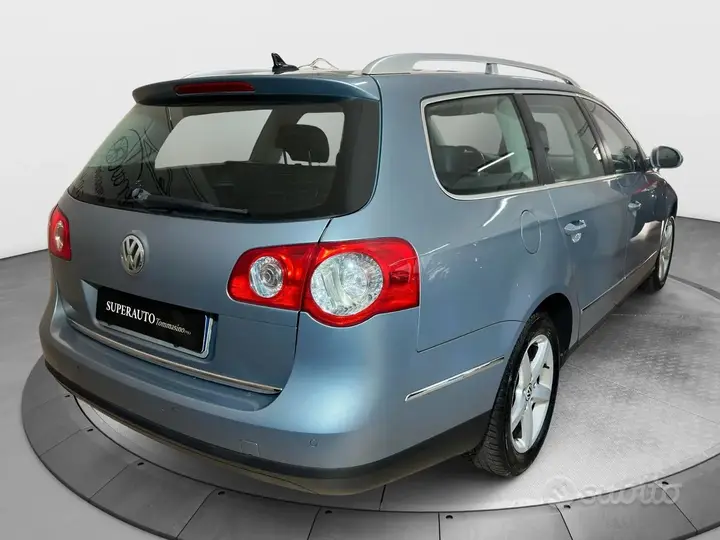 Volkswagen Passat 2009 photo 4