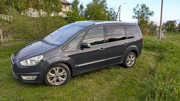 Ford Galaxy 2013 photo 2