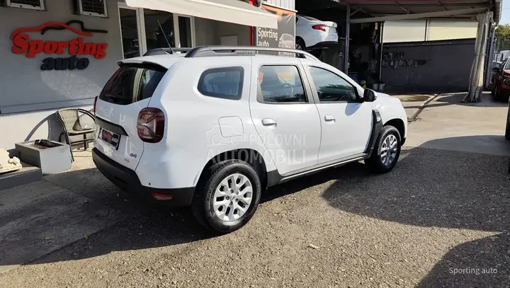 Dacia Duster 2023 photo 2