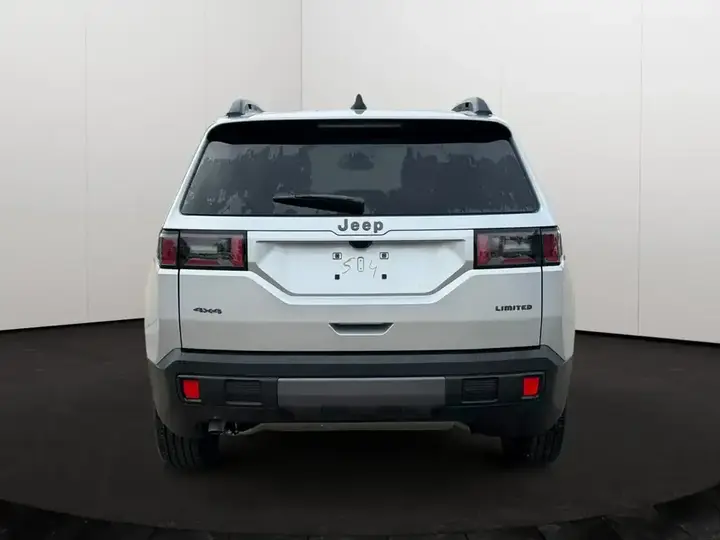 Jeep Cherokee 2026 photo 5