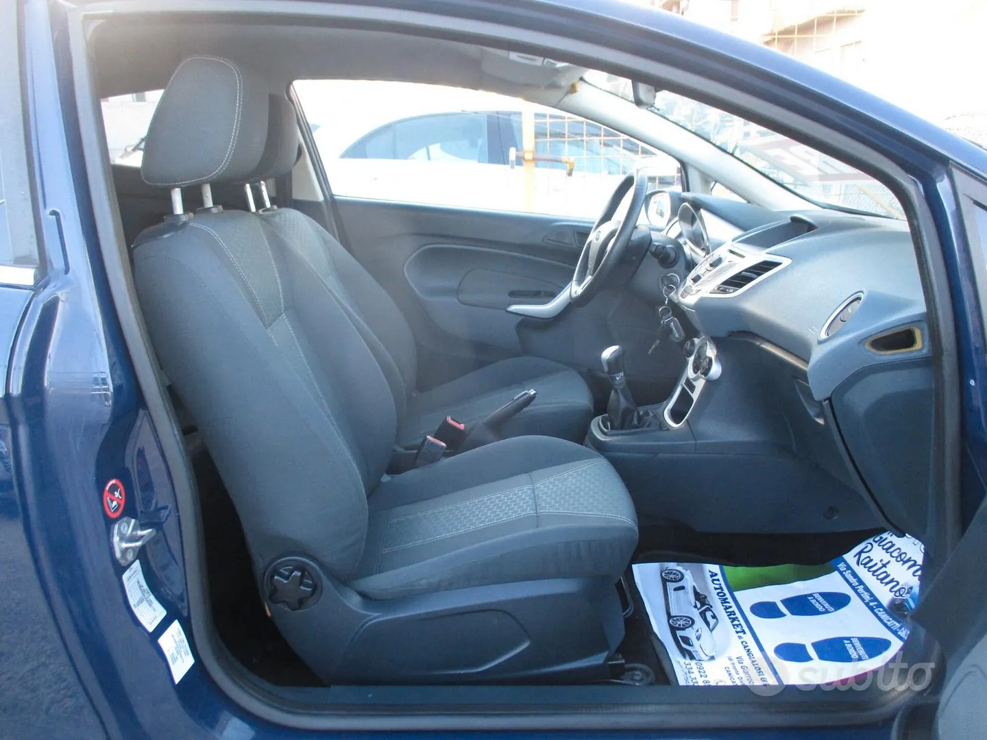 Ford Fiesta 2010 photo 4