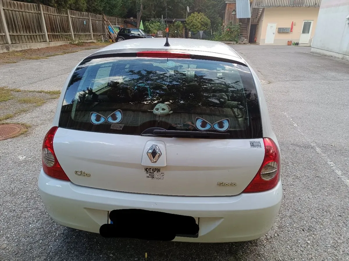 Renault Clio 2010 photo 2