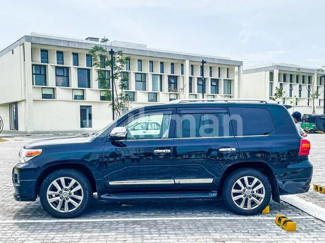 Toyota Land Cruiser Sahara 2015 photo 4