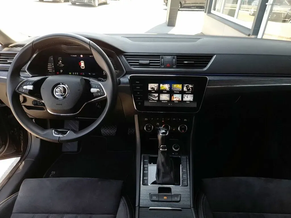 Skoda Superb 2023 photo 3