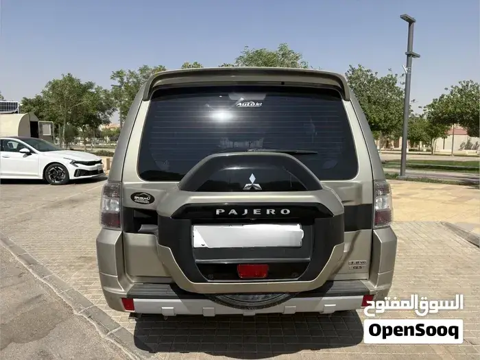 Mitsubishi Pajero 2016 photo 3