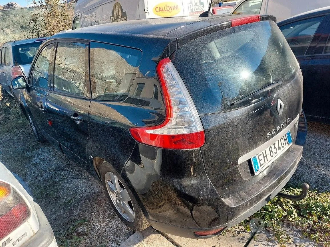 Renault Scenic 2011 photo 4