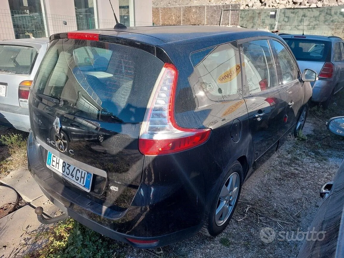 Renault Scenic 2011 photo 3