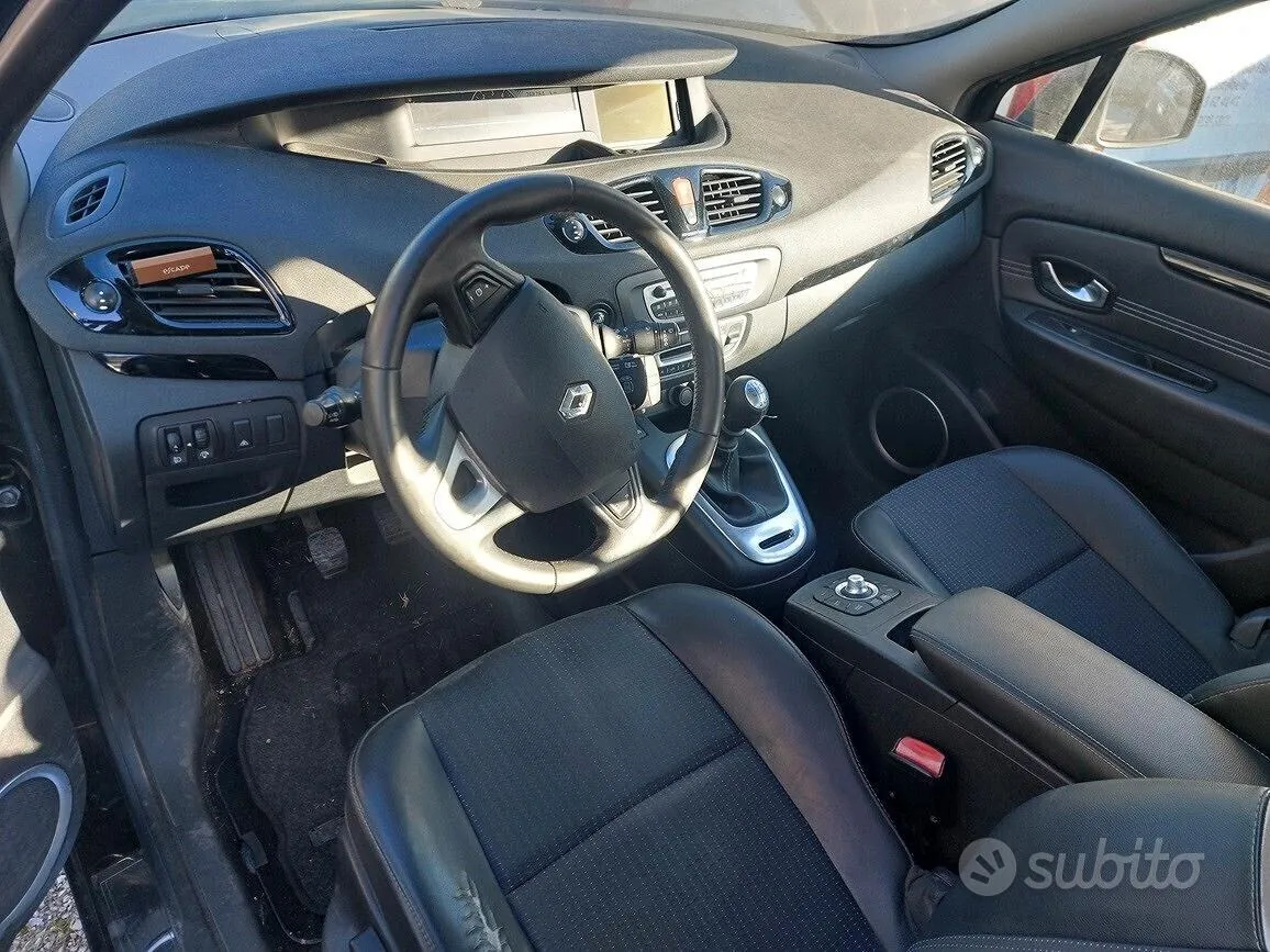 Renault Scenic 2011 photo 5