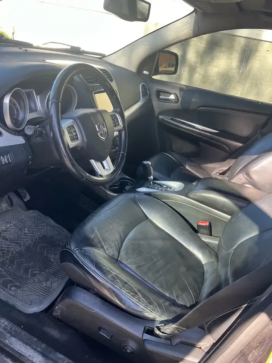 Dodge Journey 2011 photo 4