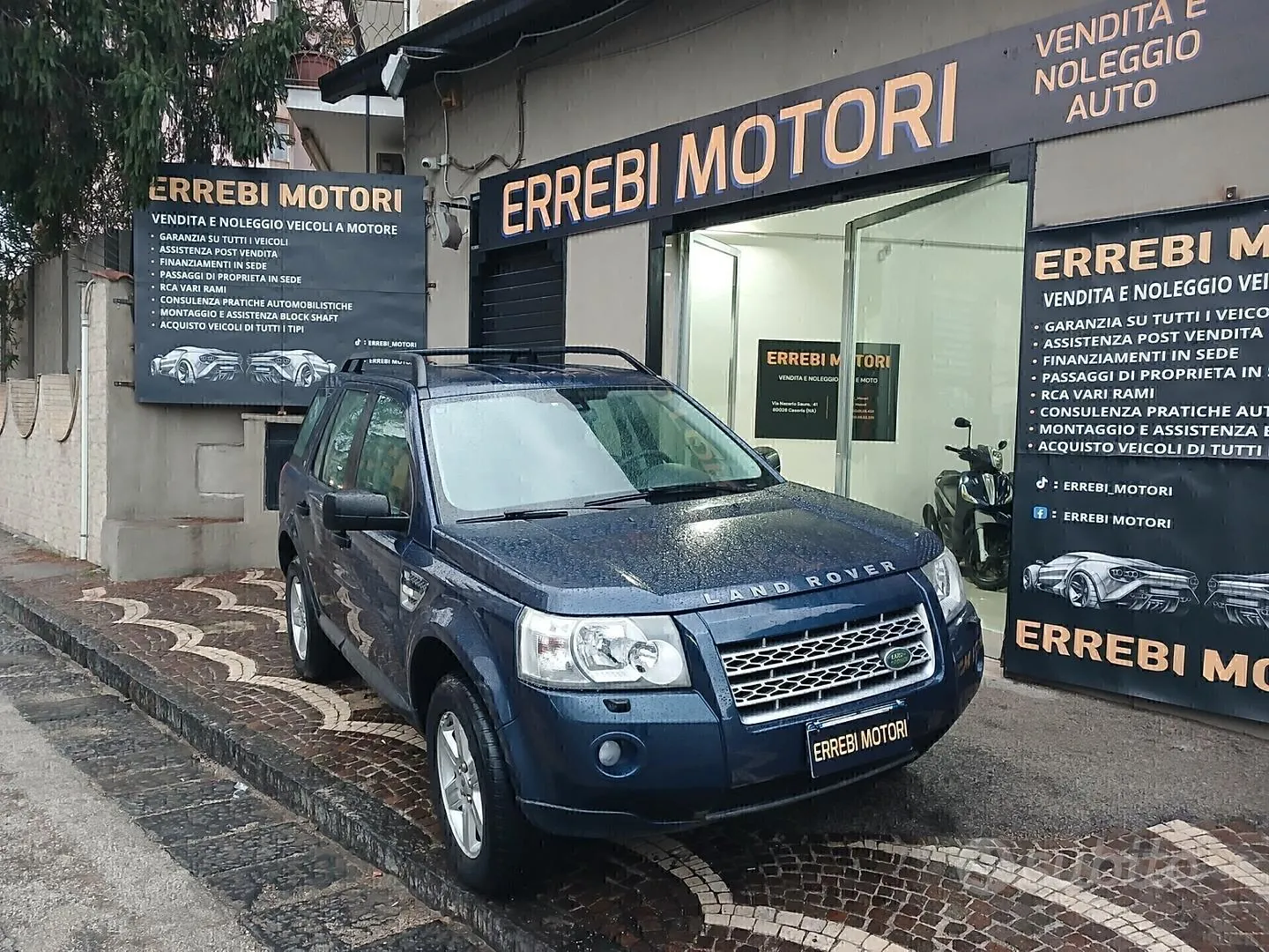 Land Rover Freelander 2010 photo 3