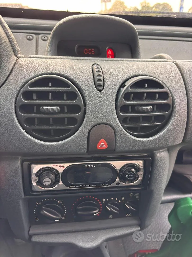 Renault Kangoo 2001 photo 3