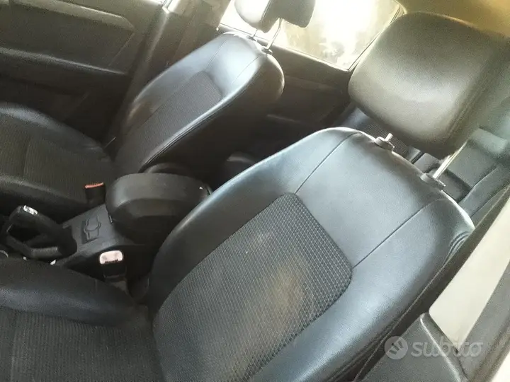 Chevrolet Captiva 2010 photo 3