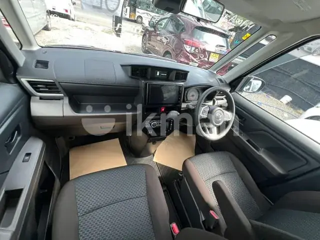 Toyota Roomy 2025 photo 3