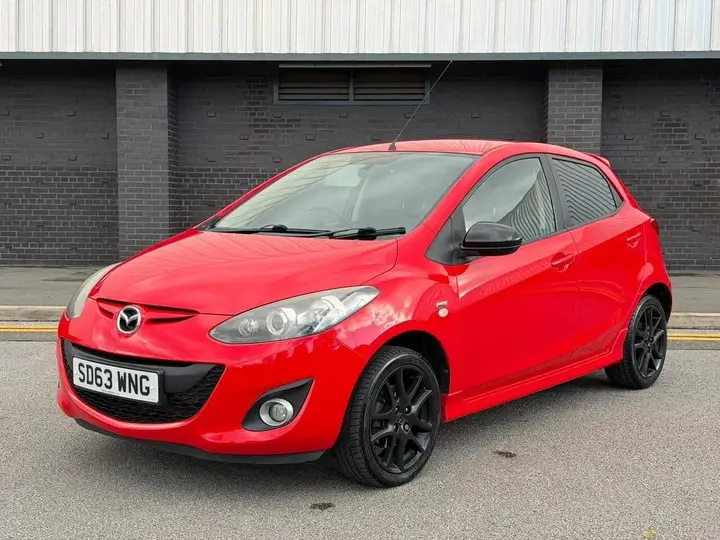 Mazda Mazda2 2013 photo 4