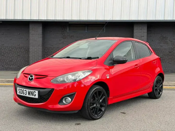 Mazda Mazda2 2013 photo 5