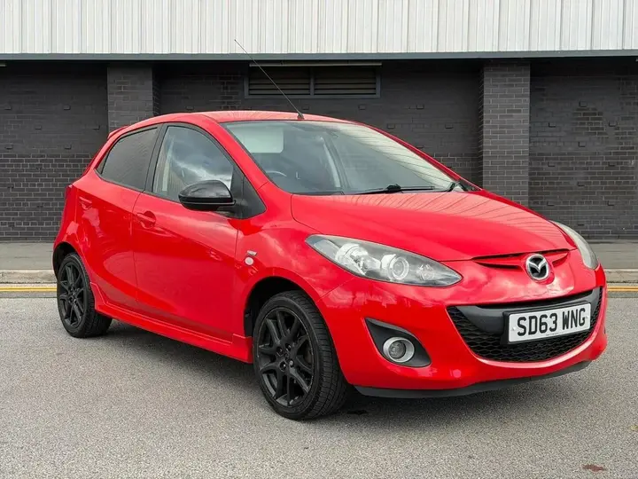 Mazda Mazda2 2013 photo 2