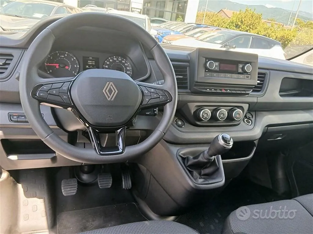 Renault Trafic 2024 photo 5