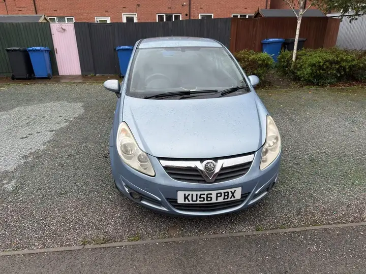 Vauxhall Corsa 2006 photo 2