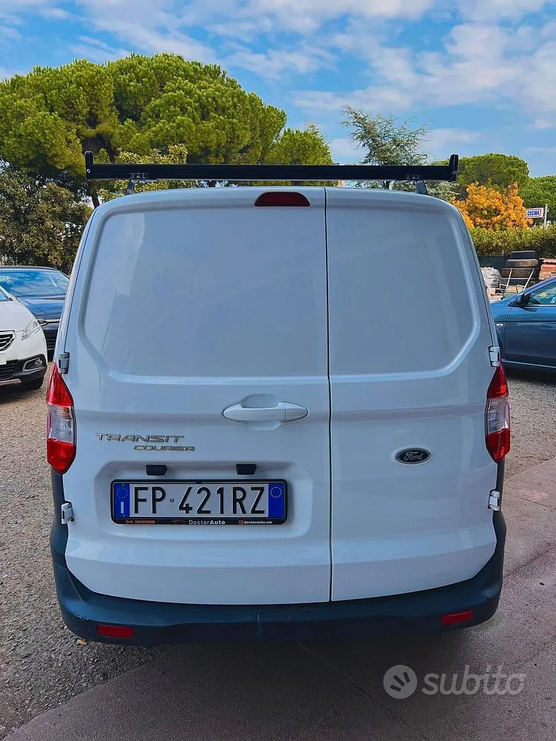 Ford Transit Courier 2018 photo 5