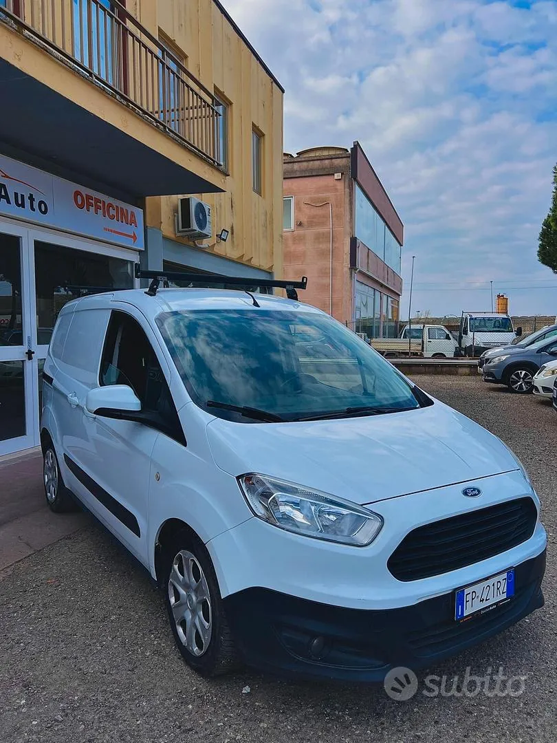 Ford Transit Courier 2018 photo 3