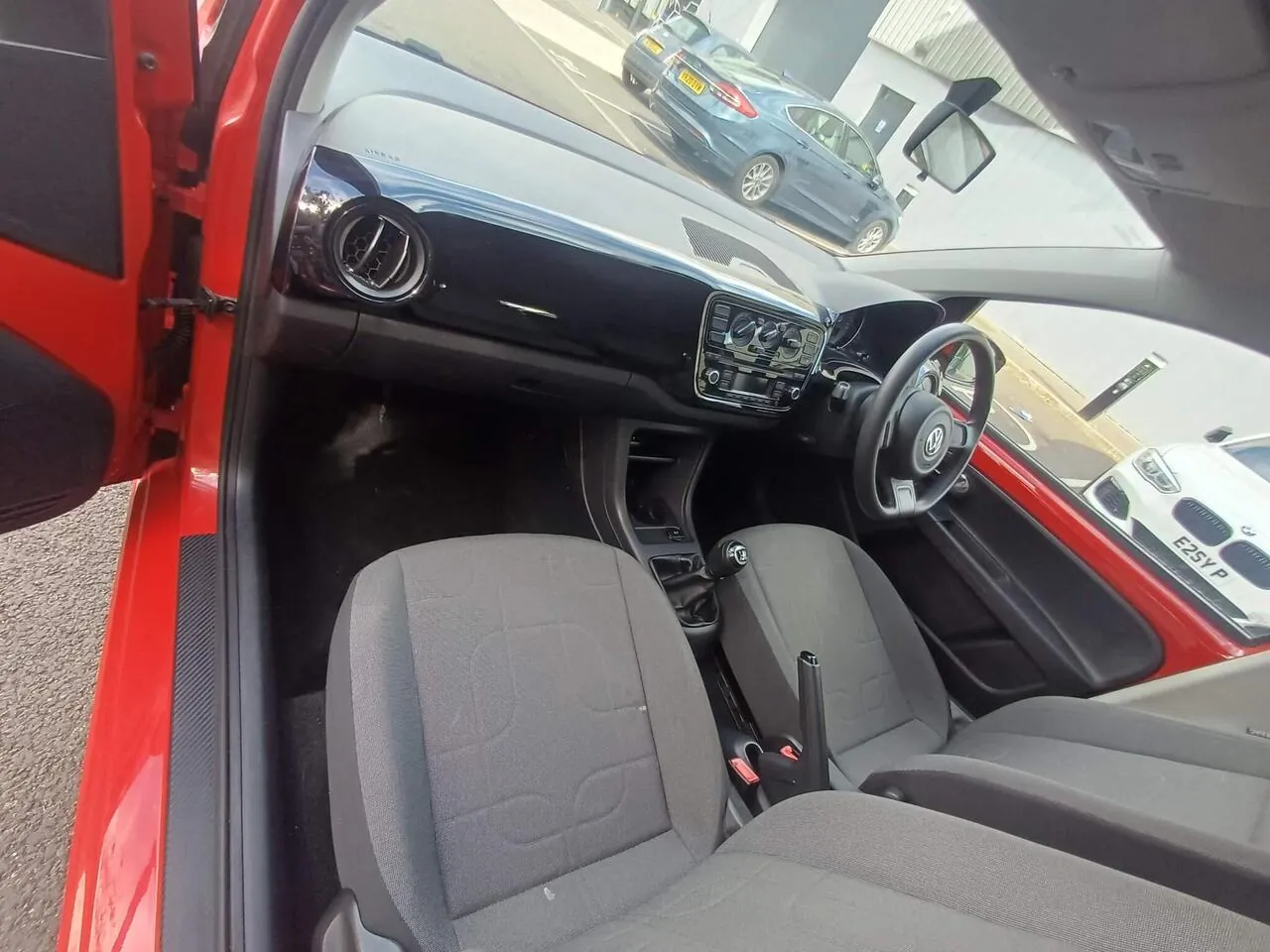 Volkswagen Up 2012 photo 5