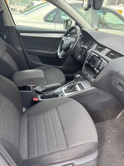 Skoda Octavia 2014 photo 2