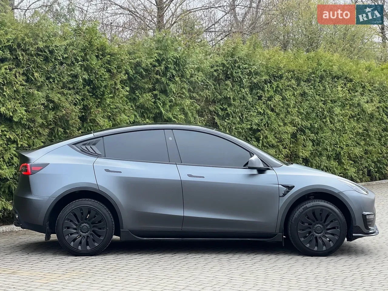 Tesla Model Y 2023 photo 4