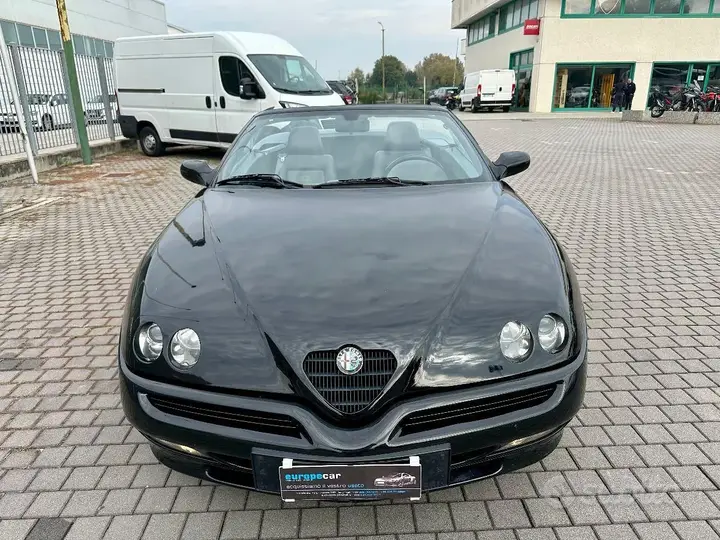 Alfa Romeo Spider 1997 photo 2