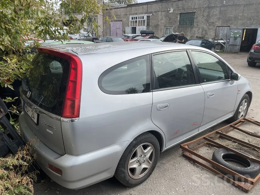 Honda Stream 2001 photo 3