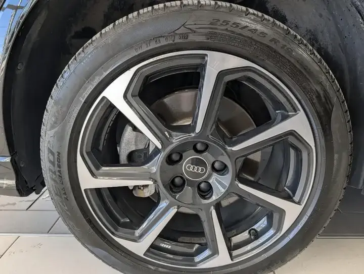 Audi Q3 2023 photo 4