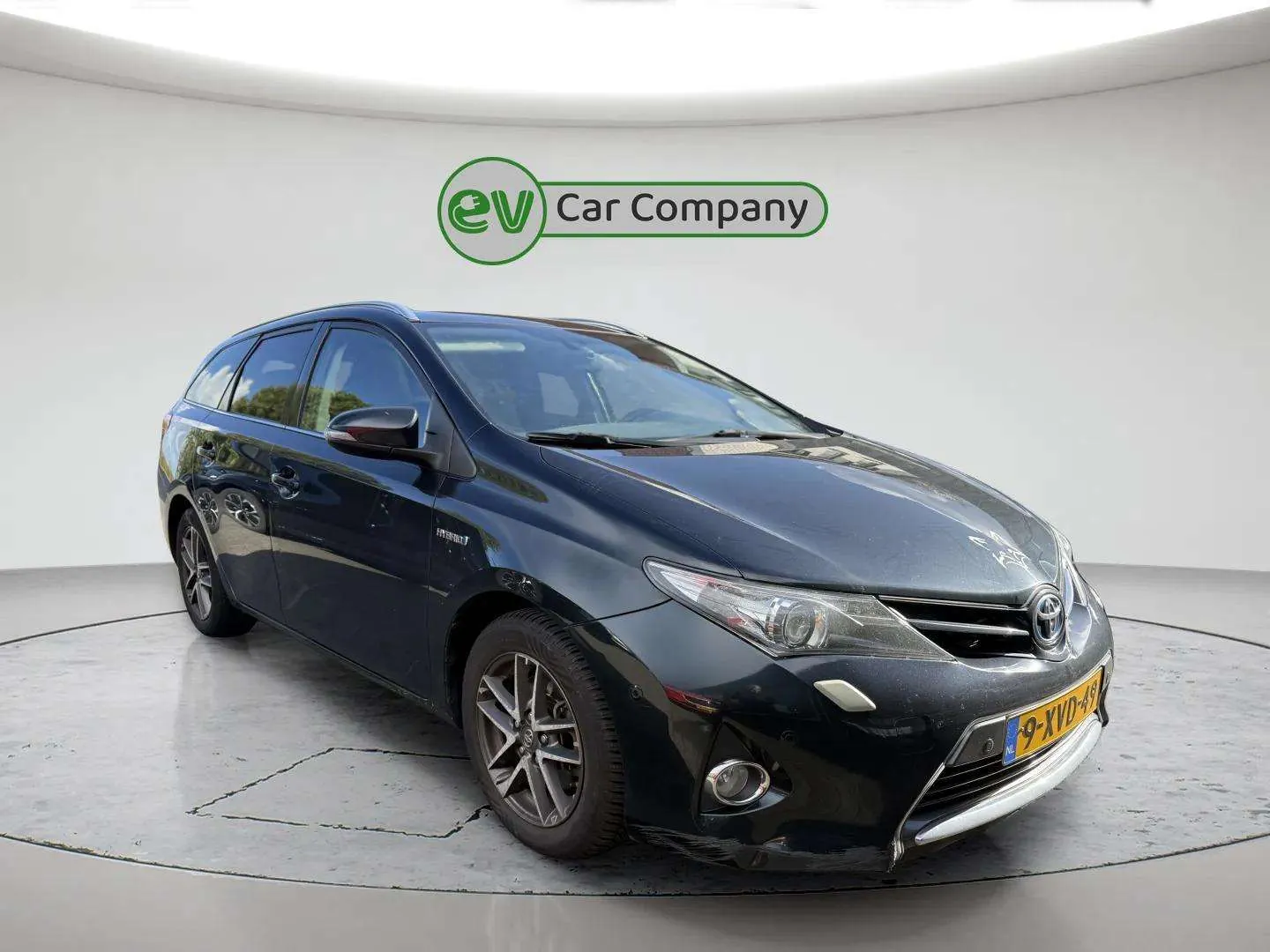 Toyota Auris 2014 photo 2