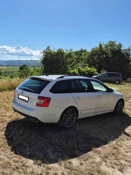 Skoda Octavia 2014 photo 2