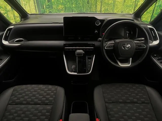 Toyota Voxzie S-Z 10.5 2022 photo 2
