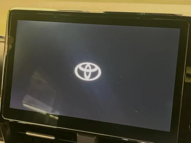 Toyota Voxzie S-Z 10.5 2022 photo 4