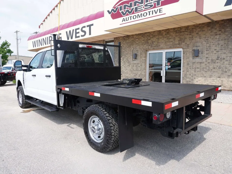 Ford F350 2024 photo 3