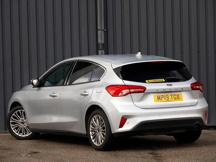 Ford Focus 2019 photo 2