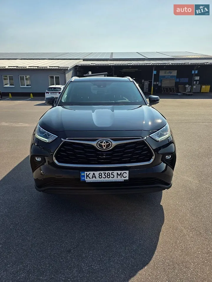Toyota Highlander 2022 photo 2