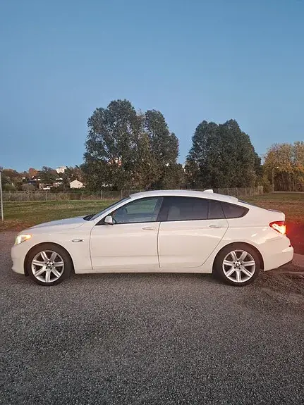 BMW 530D 2010 photo 2