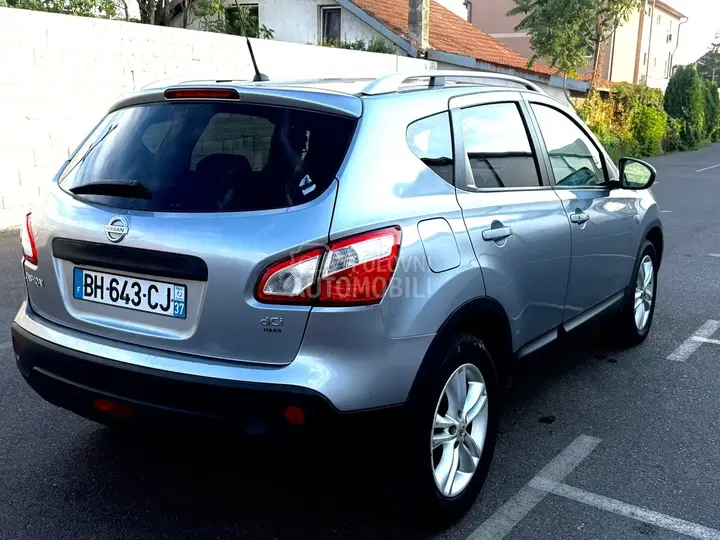 Nissan Qashqai 2010 photo 5