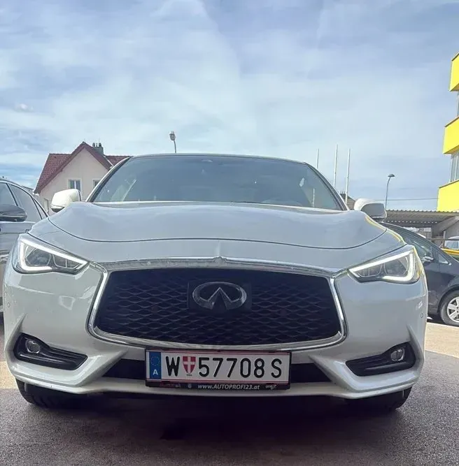 Infiniti Q60 2019 photo 2