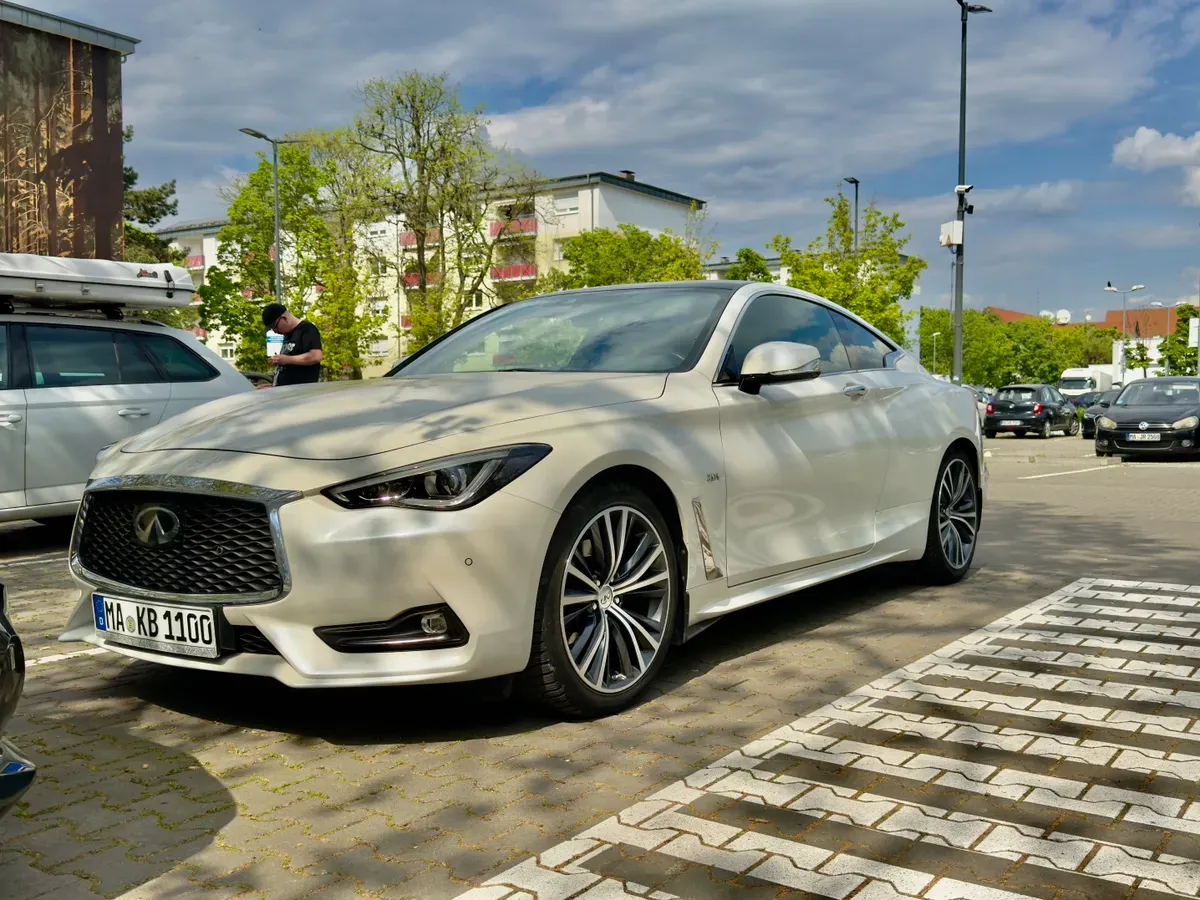 Infiniti Q60 2019 photo 3