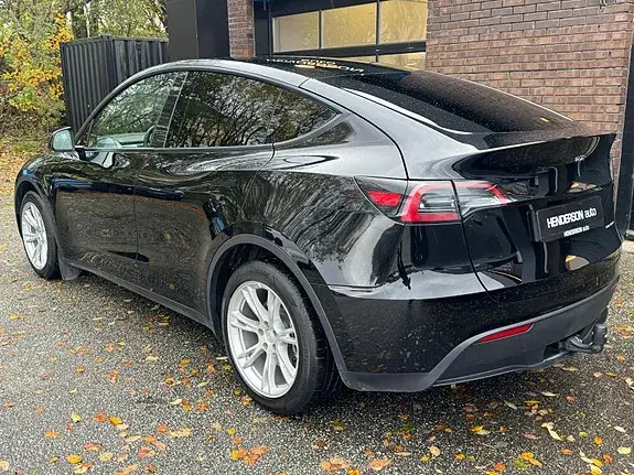 Tesla Model Y 2023 photo 4